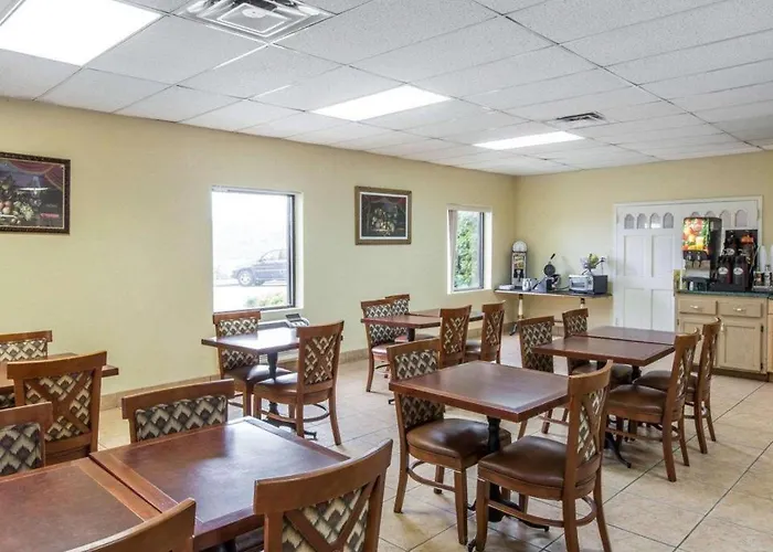 Econo Lodge Dalton West